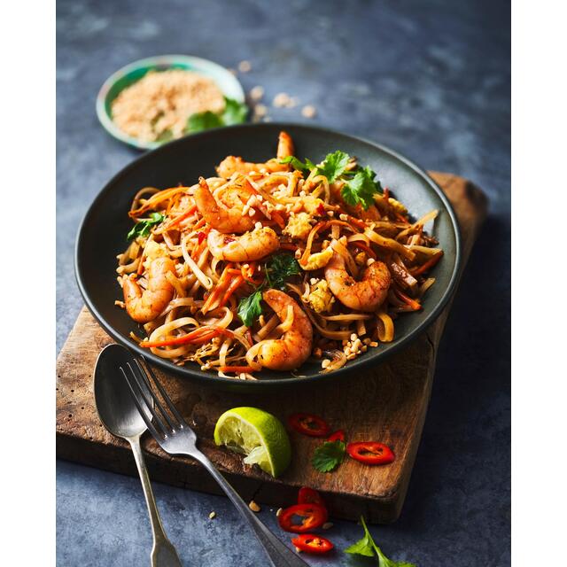 M&S King Prawn Pad Thai Bowl - Taste of Asia thumbnail 2