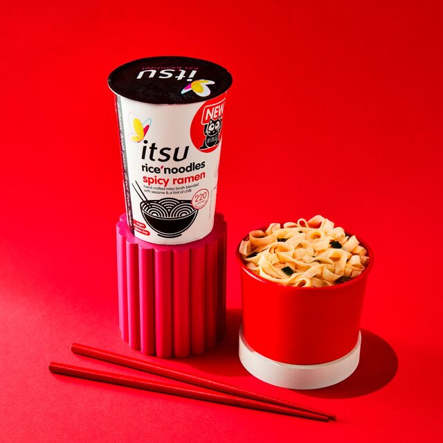 itsu spicy ramen rice noodles cup thumbnail 3
