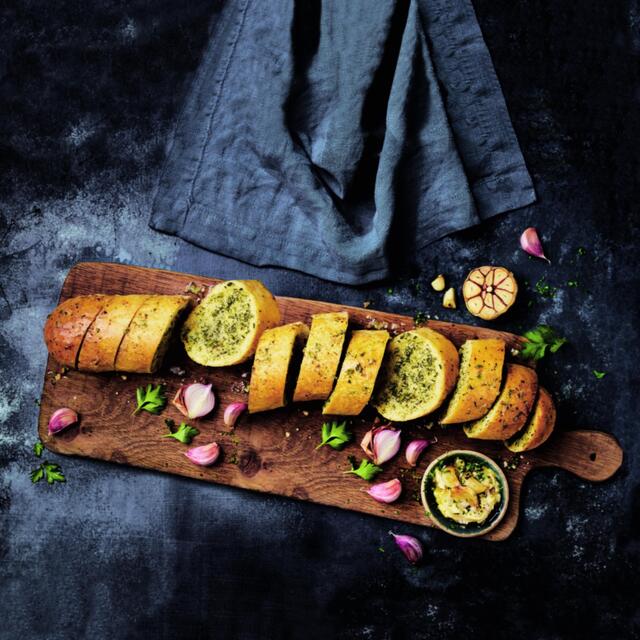 M&S Collection Garlic Baguette thumbnail 3