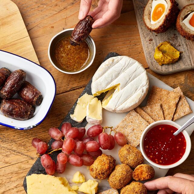 The Jolly Hog 10 Caramelised Onion Chunkies thumbnail 2