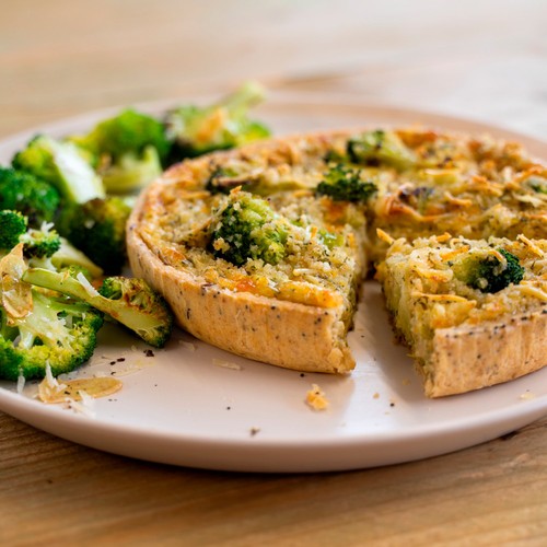 Higgidy Roasted Broccoli & Vintage Cheddar Quiche thumbnail 2