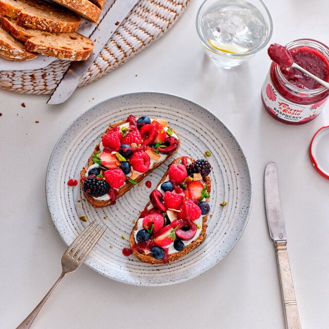 Fearne & Rosie Raspberry Jam 70% Fruit thumbnail 5