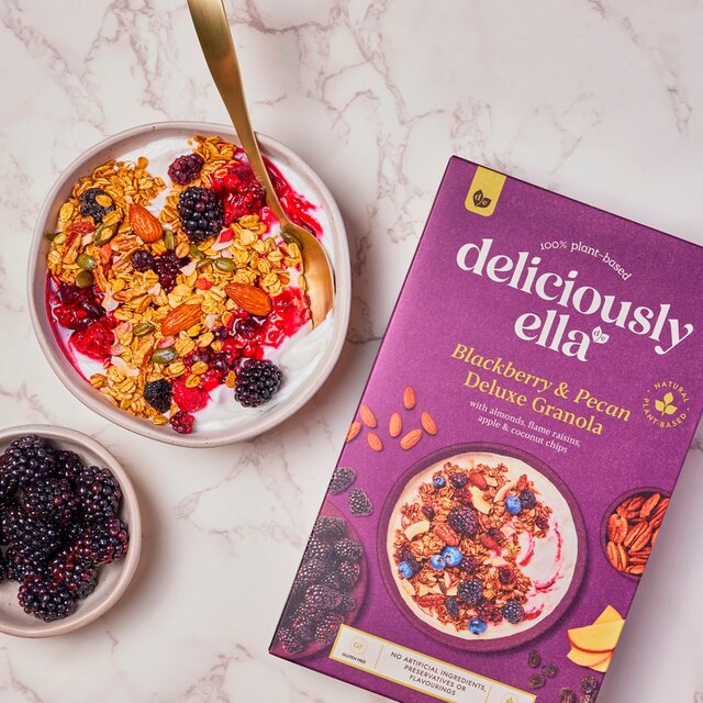 Deliciously Ella Blackberry & Pecan Deluxe Granola thumbnail 2