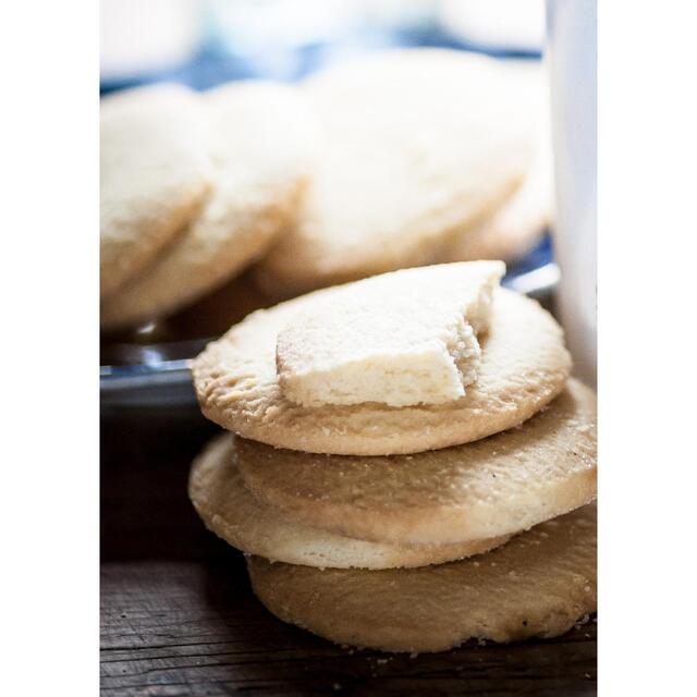 Rodda's Cornish Clotted Cream Shortbread Biscuit Tin thumbnail 3