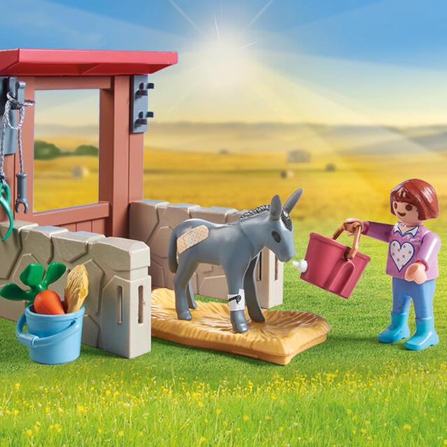 Playmobil 71471 Country, Farmyard Veterinarian Starter Pack thumbnail 2