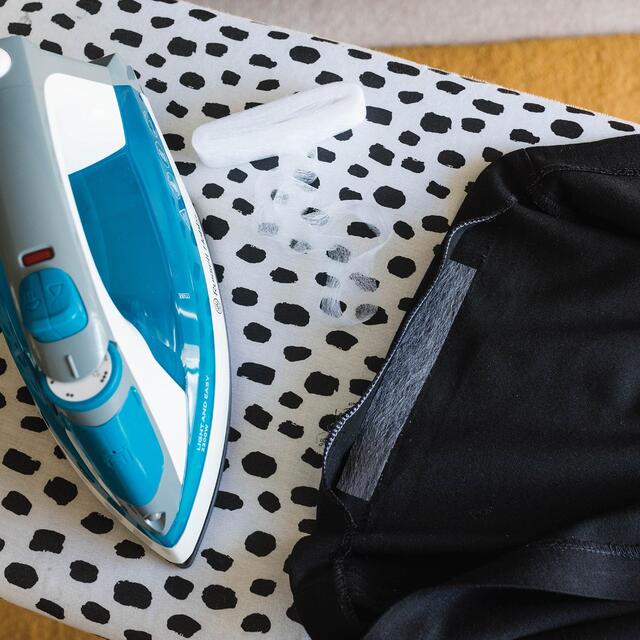 Korbond Twin Pack Hemming Web Black & White, 10m thumbnail 2