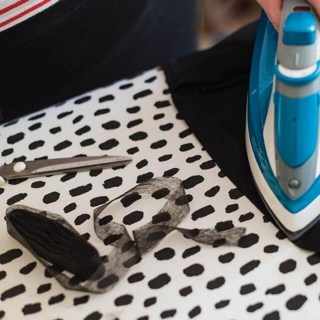 Korbond Twin Pack Hemming Web Black & White, 10m thumbnail 6