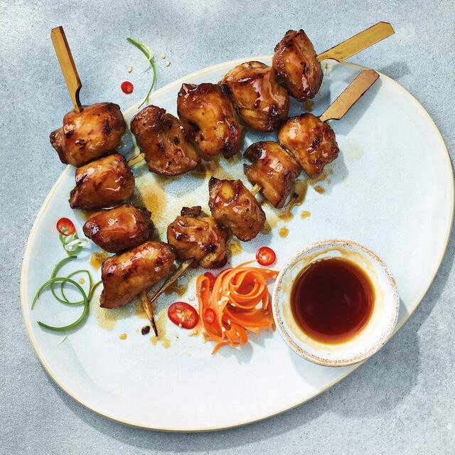 M&S Grill 4 Yakitori Style Chicken Thigh Kebabs thumbnail 4