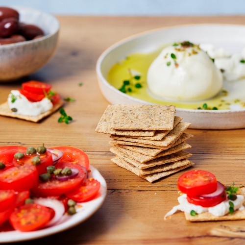 Peter's Yard Oregano & Olive Oil Sourdough Crackers thumbnail 2