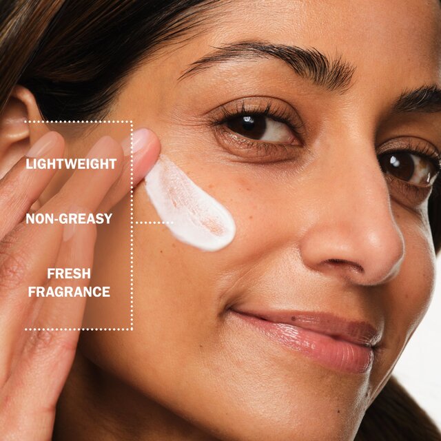 Olay Regenerist Niacinamide SPF 30 Day Cream Refill thumbnail 7