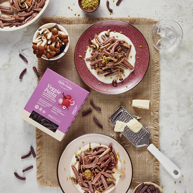 Dalla Costa Veggie pasta with beetroot, black carrot and onion thumbnail 4