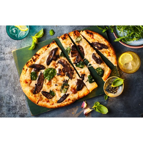 M&S Collection Quattro Formaggi Pizza thumbnail 3