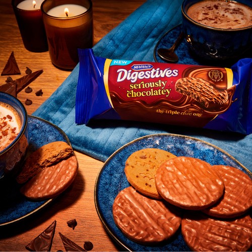McVitie's Seriously Chocolatey Digestives Biscuits thumbnail 3