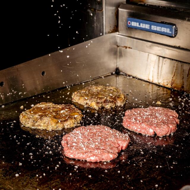 Hawksmoor Steak & Bone Marrow Burgers thumbnail 3