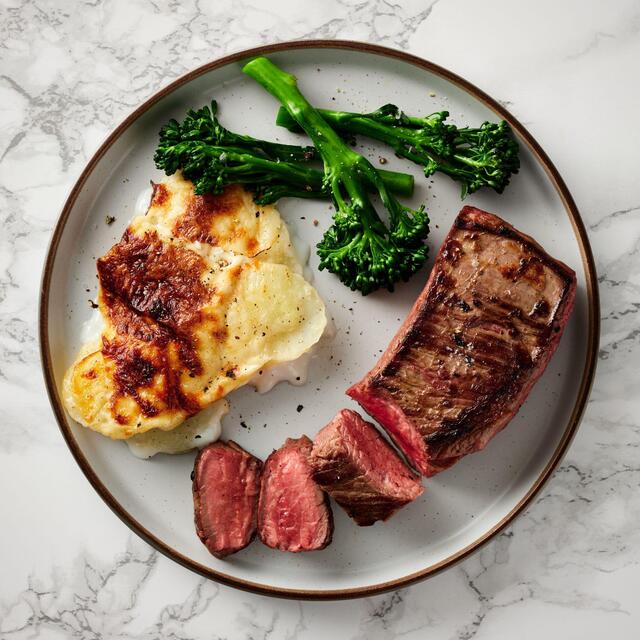 Canvin and Gunner British Beef Bavette Steak thumbnail 4