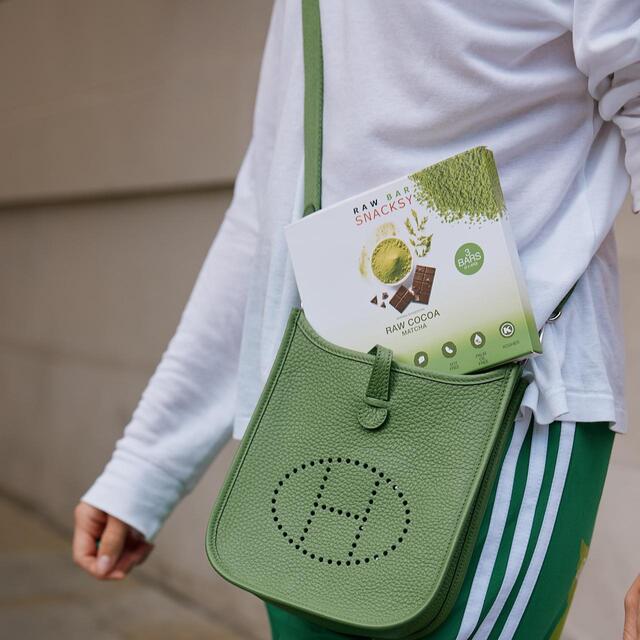 Snacksy Raw, Vegan, Alternative Chocolate Bar with Matcha thumbnail 5