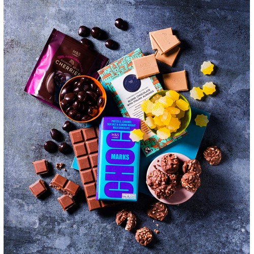M&S Collection Blond Chocolate with Italian Almonds thumbnail 4