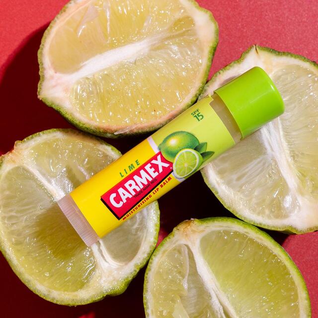 Carmex Ultra Moisturising SPF15 Lime Lip Balm Stick thumbnail 3