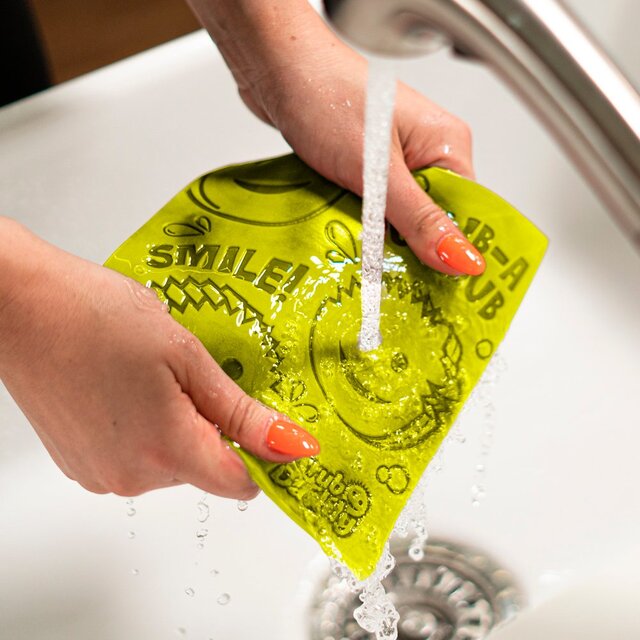 Scrub Daddy Damp Duster Towel Pink thumbnail 2