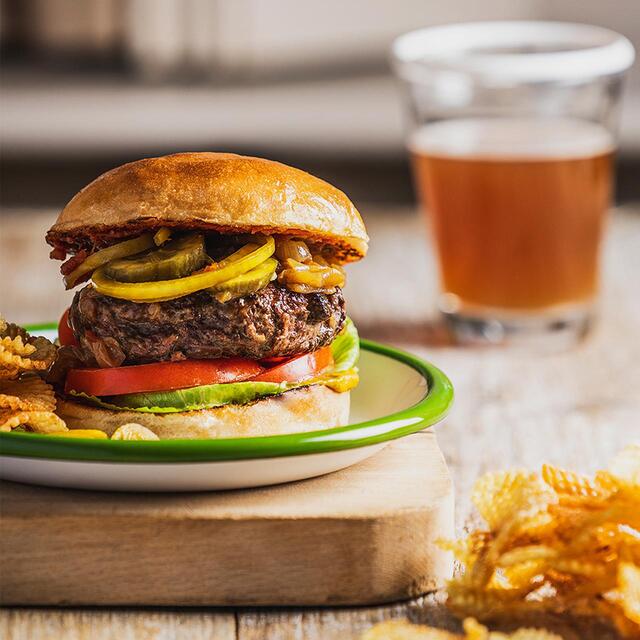 Daylesford Organic 4 Quarter Pounder British Beef Burgers thumbnail 5