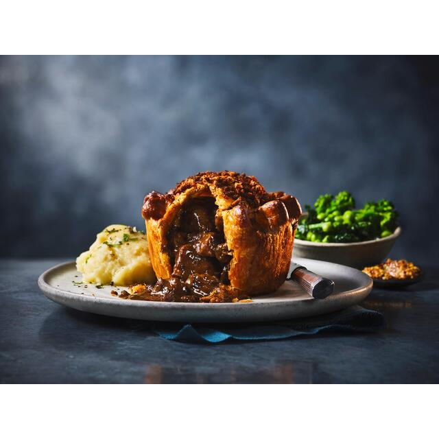 M&S Gastropub Dry Aged Beef Pie for One by Tom Kerridge thumbnail 4