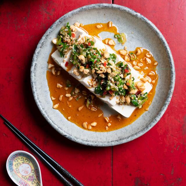 Poon's London Chilli Vinegar Dressing thumbnail 3