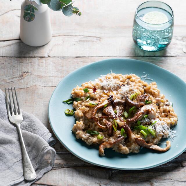 Poon's London Extraordinary Chilli Oil thumbnail 3