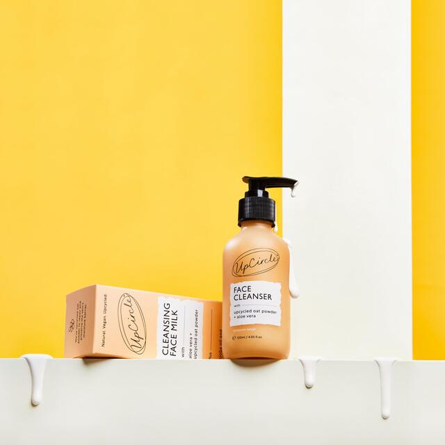 UpCircle Cleansing Face Milk with Aloe Vera + Oat Powder thumbnail 5