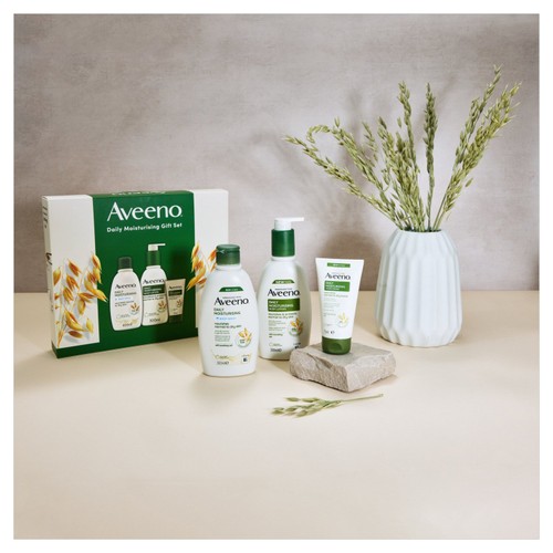 Aveeno Daily Moisturising Gift Set thumbnail 3
