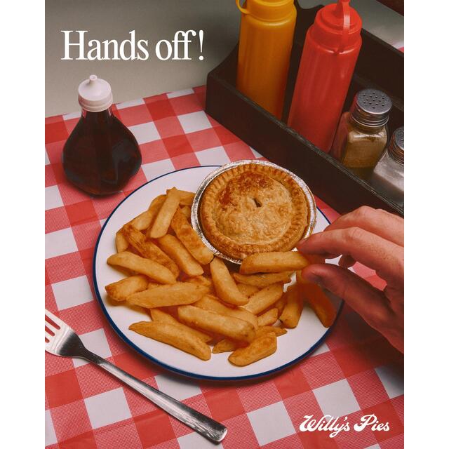 Willy's Pies Steak, Bacon & Ale Pie thumbnail 4