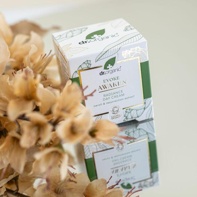 Dr Organic Evoke Awaken Radiance Day Cream thumbnail 5