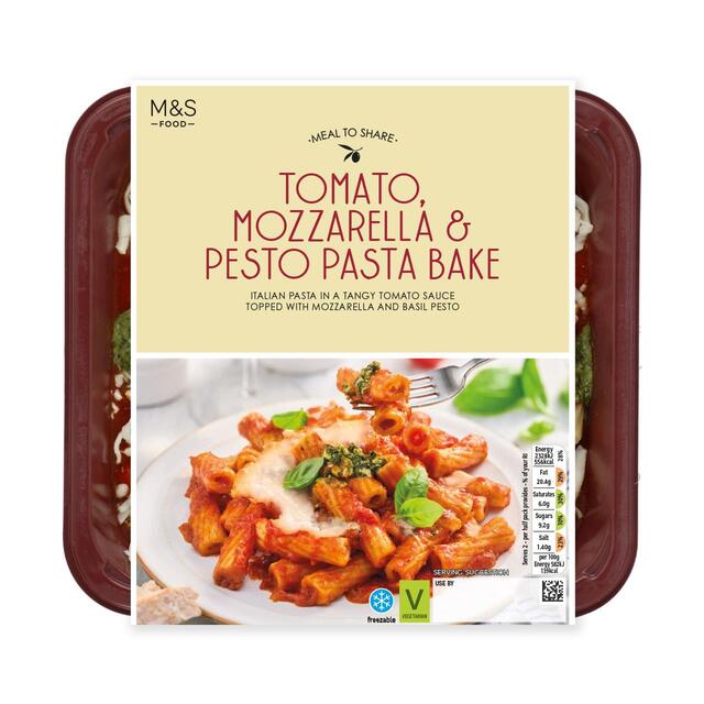 M&S Tomato Mozzarella & Pesto Pasta Bake thumbnail 2
