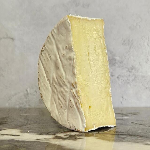 Paxton & Whitfield Trinity Triple Cream thumbnail 3