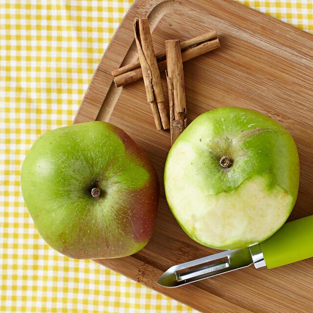 Ocado British Bramley Cooking Apples min thumbnail 4