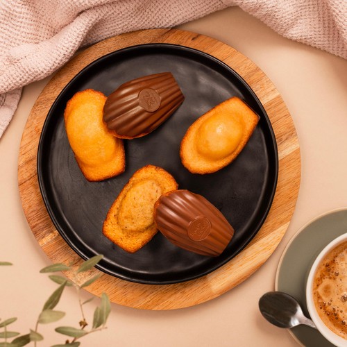 Maison Colibri Hazelnut Madeleine Milk Chocolate Shell thumbnail 3
