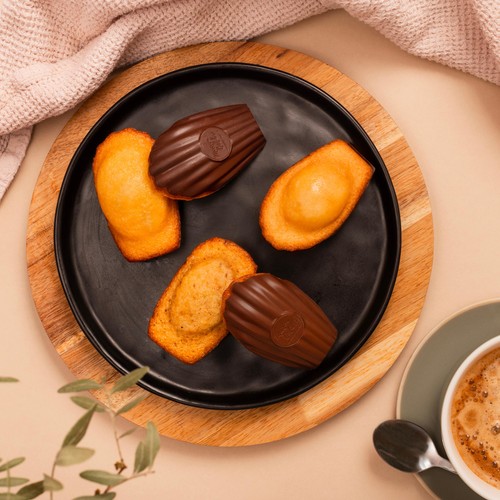 Maison Colibri Traditional Madeleine Dark Chocolate Shell thumbnail 3