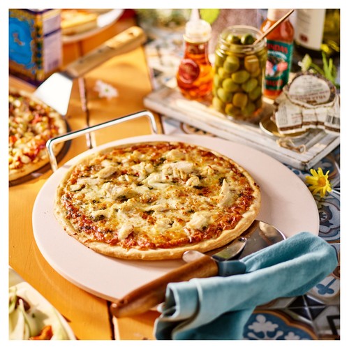 Goodfella's Stonebaked Thin Chicken Pizza  thumbnail 2