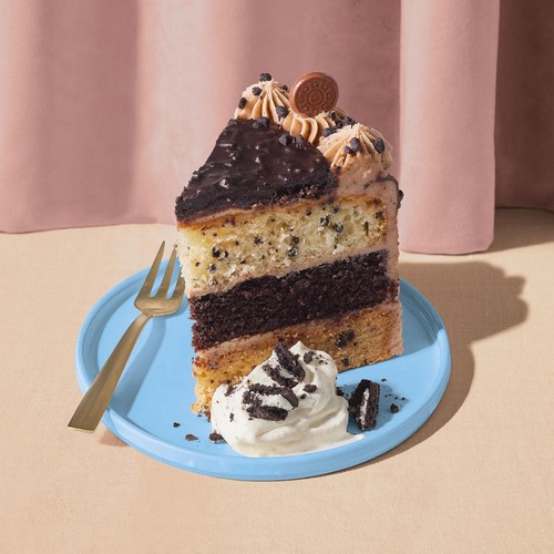 M&S Ultimate Cookies & Cream Cake thumbnail 4