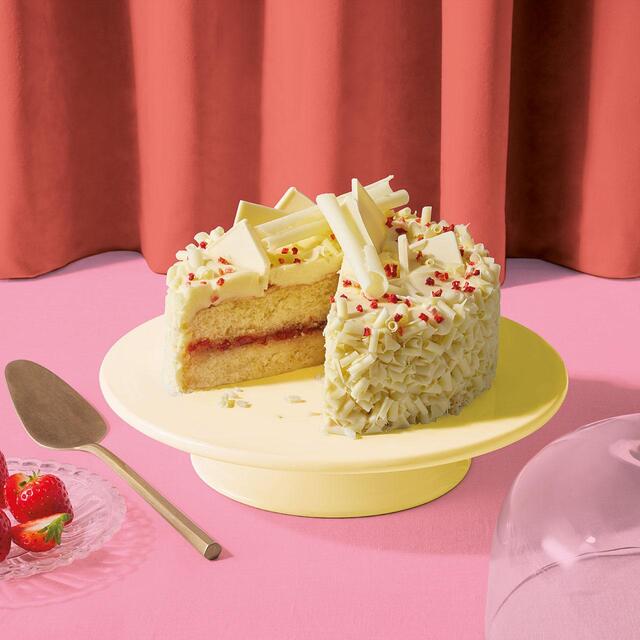 M&S White Chocolate & Strawberry Cake thumbnail 3