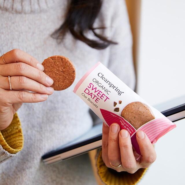 Clearspring Organic Oat Biscuits Sweet Date thumbnail 4