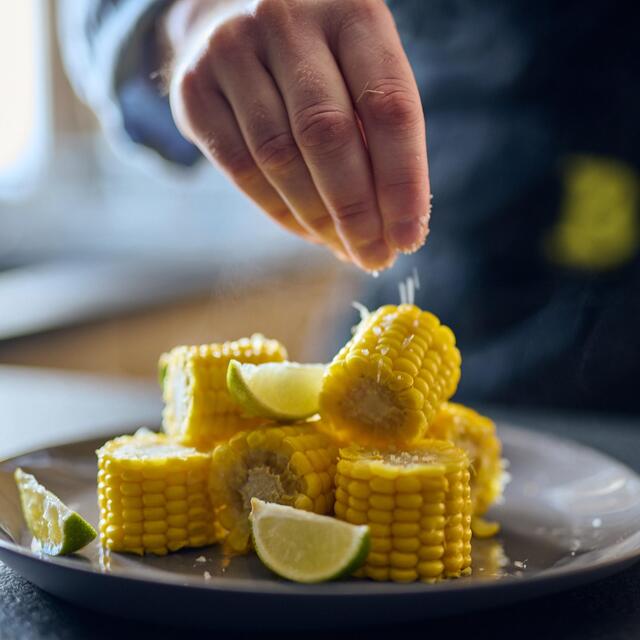 Freshlock Corn On The Cob - 8 Bites per pack (equivalent 2 cobs) thumbnail 5