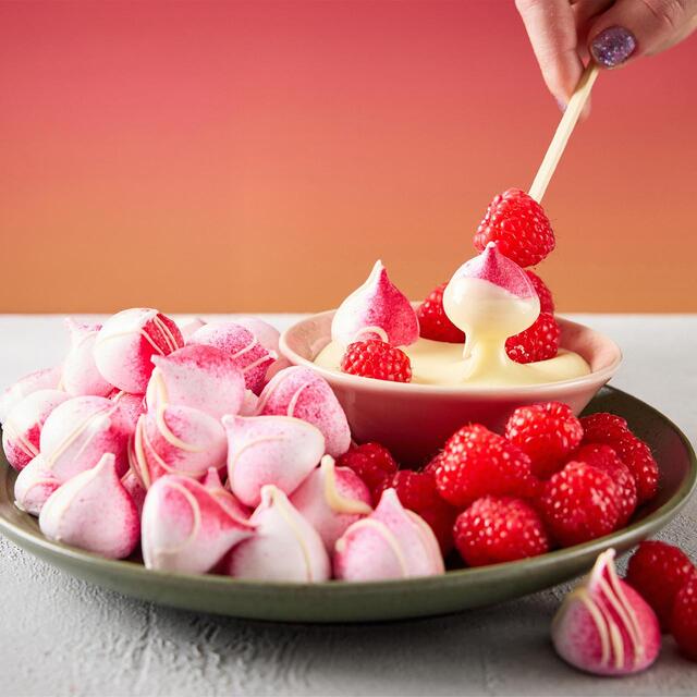 Flower & White Raspberry Eton Mess Kisses thumbnail 4