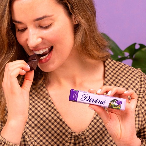 Divine 70% Dark Chocolate Bar thumbnail 10