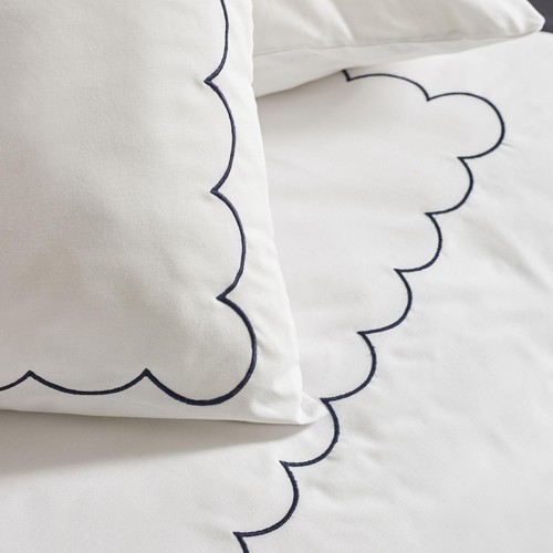 Catherine Lansfield Scallop Border Single Duvet Set thumbnail 3
