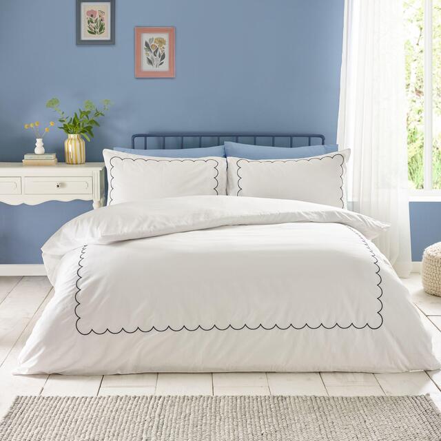 Catherine Lansfield Scallop Border Duvet Set, Single - Super King