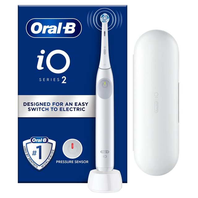 Oral-B iO2 Series Simple White + Travel Case