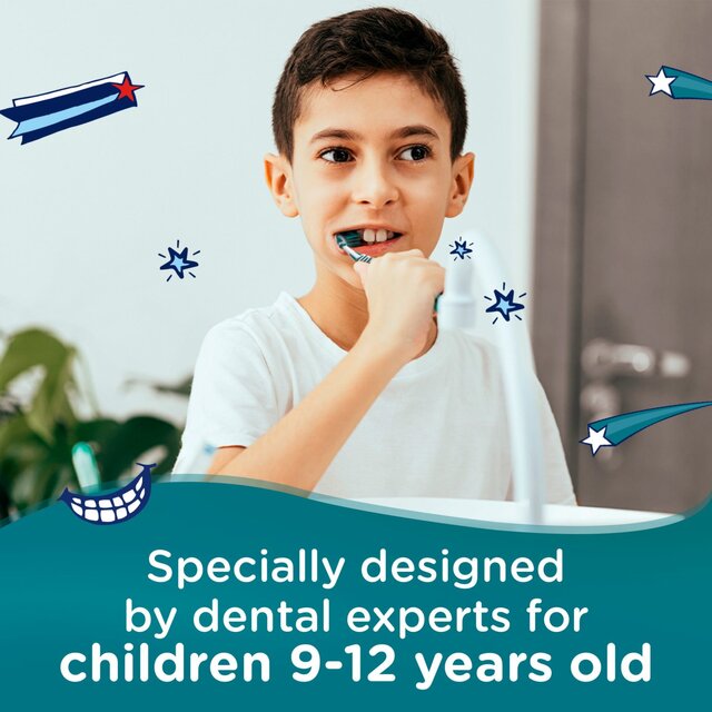 Aquafresh Advance 9-12 Years Kids Soft Toothbrush thumbnail 2