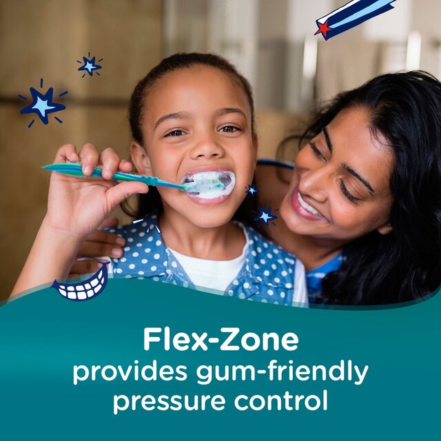 Aquafresh Advance 9-12 Years Kids Soft Toothbrush thumbnail 4