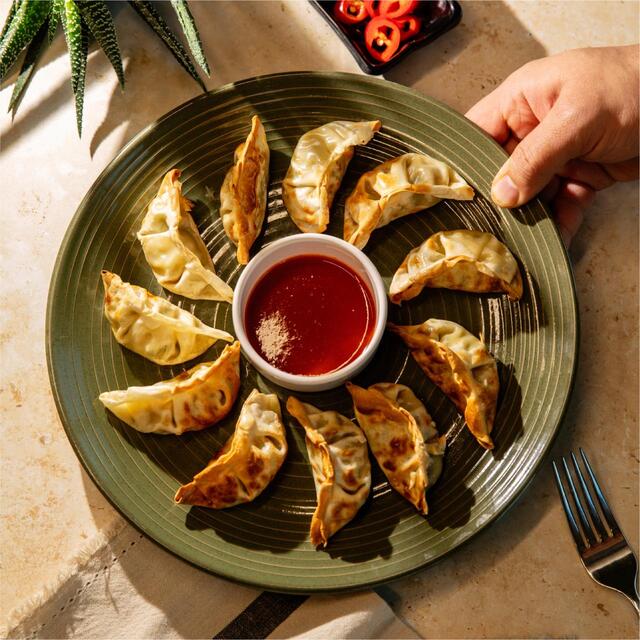 bibigo Chicken Gyoza thumbnail 2