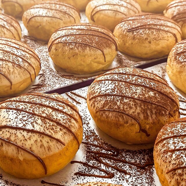 Urban Legend Doughnuts Lemon Drizzle/Double Choc/Salted Caramel thumbnail 8